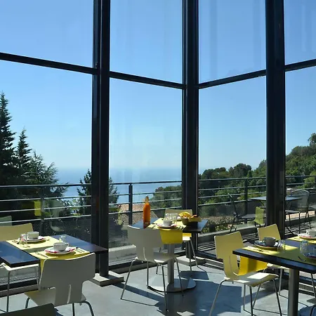 Aparthotel Eza Vista